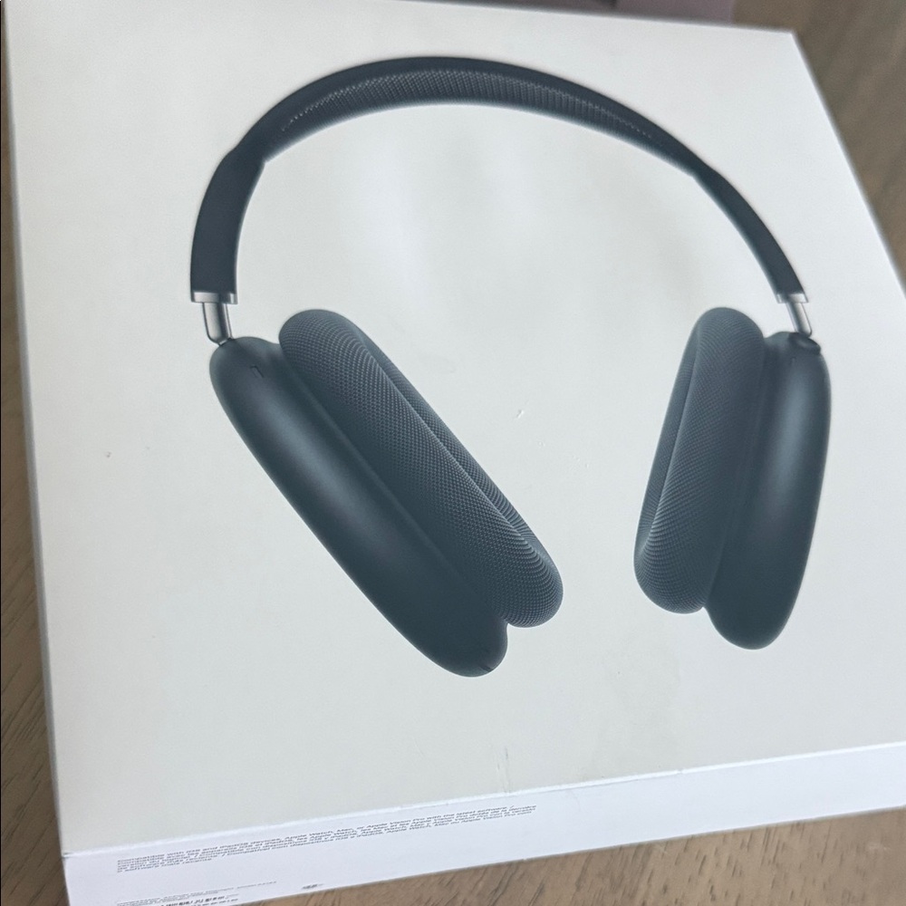 Apple AirPods Max with SmartCase